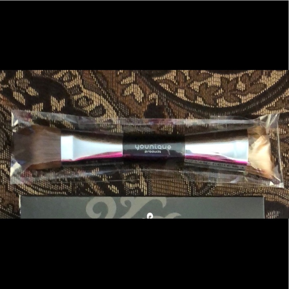 Younique Contour Brush -New